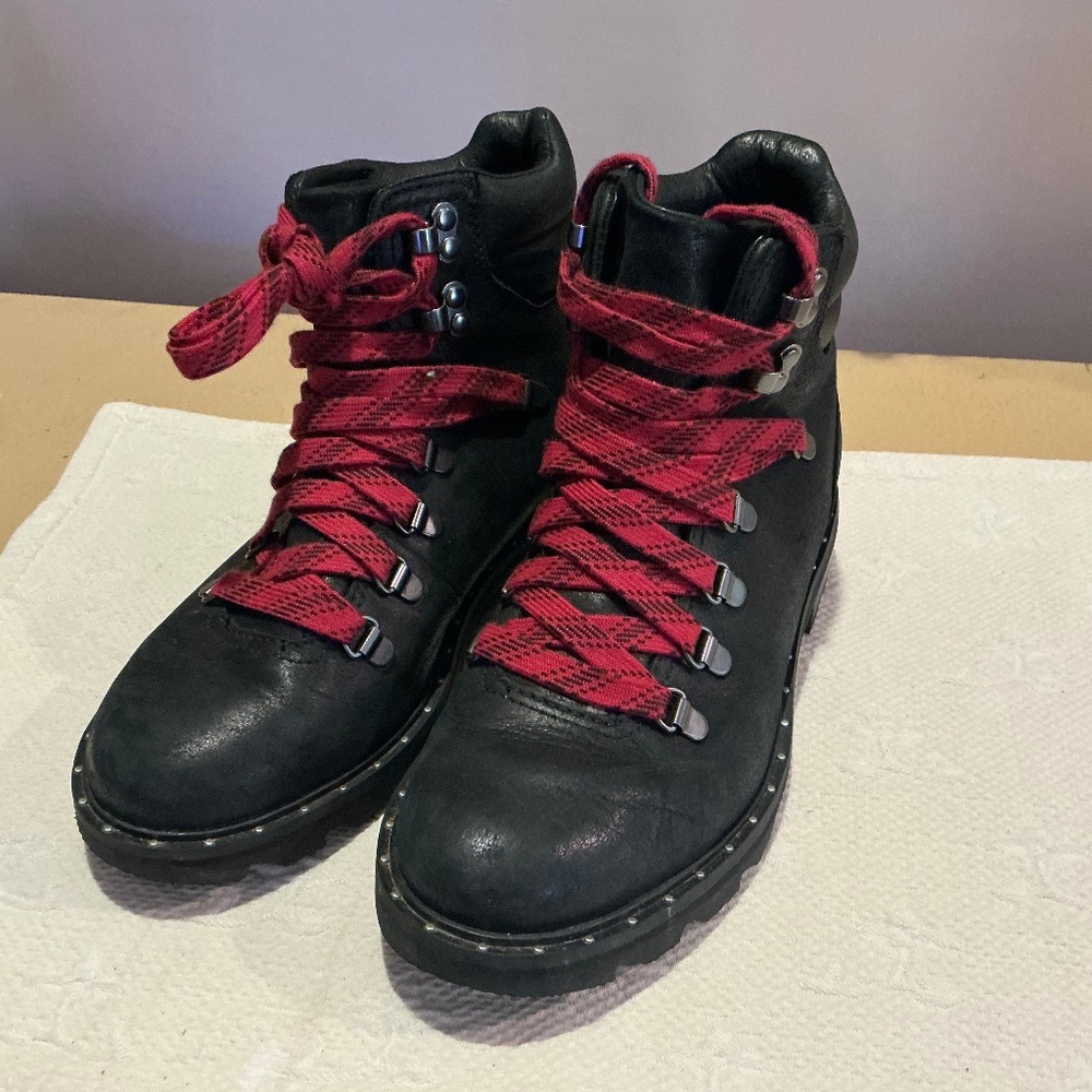 Sorel Lennox WP Leather Boots Size 7.5
